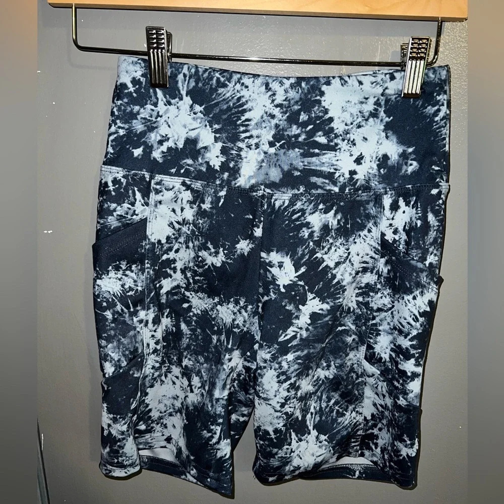 WILDFOX Sweat sz small blue and white tie dye bike shorts